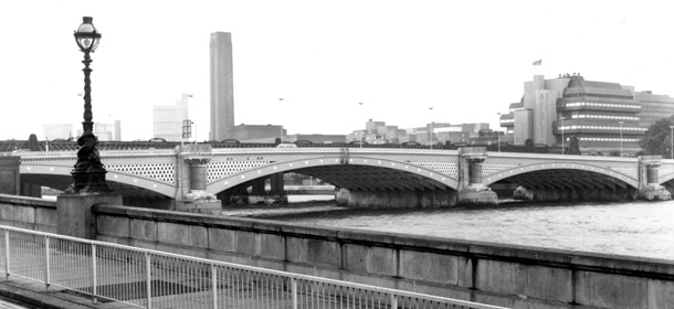 File - (AP)Italian Banker found dead. Blackfriars Bridge, London, where the body of a top Italian financier was found hanging yesterday morning. He was Roberto Calvi, President of the Ambrosiano Bank, Italy's largest privately-owned banking group. Last year he was sentenced to four years' jail - later reduced to two - for violating exchange control regulations. His appeal against the sentence was due to he heard on Monday. (AP-Photo) 19.6.1982