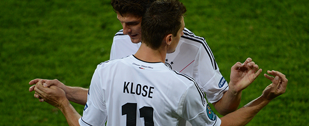German forward Mario Gomez (L) is substituted by German forward Miroslav Klose during the Euro 2012 football championships match Denmark vs. Germany, on June 17, 2012 at the Arena Lviv in Lviv. Germany won 2-1. Denmark is out of the competition. AFP PHOTO / PATRIK STOLLARZ (Photo credit should read PATRIK STOLLARZ/AFP/GettyImages)