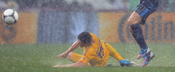 French midfielder Samir Nasri (R) vies with Ukrainian defender Vyacheslav Shevchuk during the Euro 2012 championships football match Ukraine vs France on June 15, 2012 at the Donbass Arena in Donetsk. AFP PHOTO / PATRICK HERTZOG (Photo credit should read PATRICK HERTZOG/AFP/GettyImages)