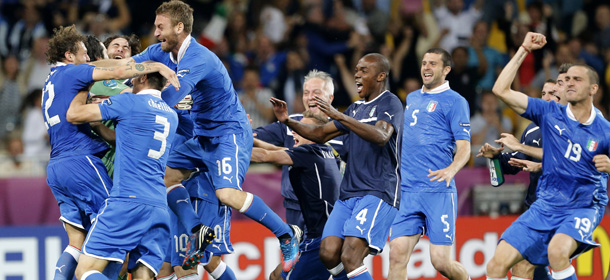 Italy players celebrate after Alessandro Diamanti scored the decisive penalty shootout during the Euro 2012 soccer championship quarterfinal match between England and Italy in Kiev, Ukraine, Monday, June 25, 2012. (AP Photo/Gregorio Borgia)