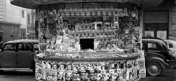 Â© Silvio Durante / LaPresse
Archivio storico
Torino 04-01-1956
Moderna edicola di giornali
Nella foto: una moderna edicola di giornali
NEG- 85401