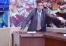 Un parlamentare giordano tira fuori una pistola in un dibattito TV