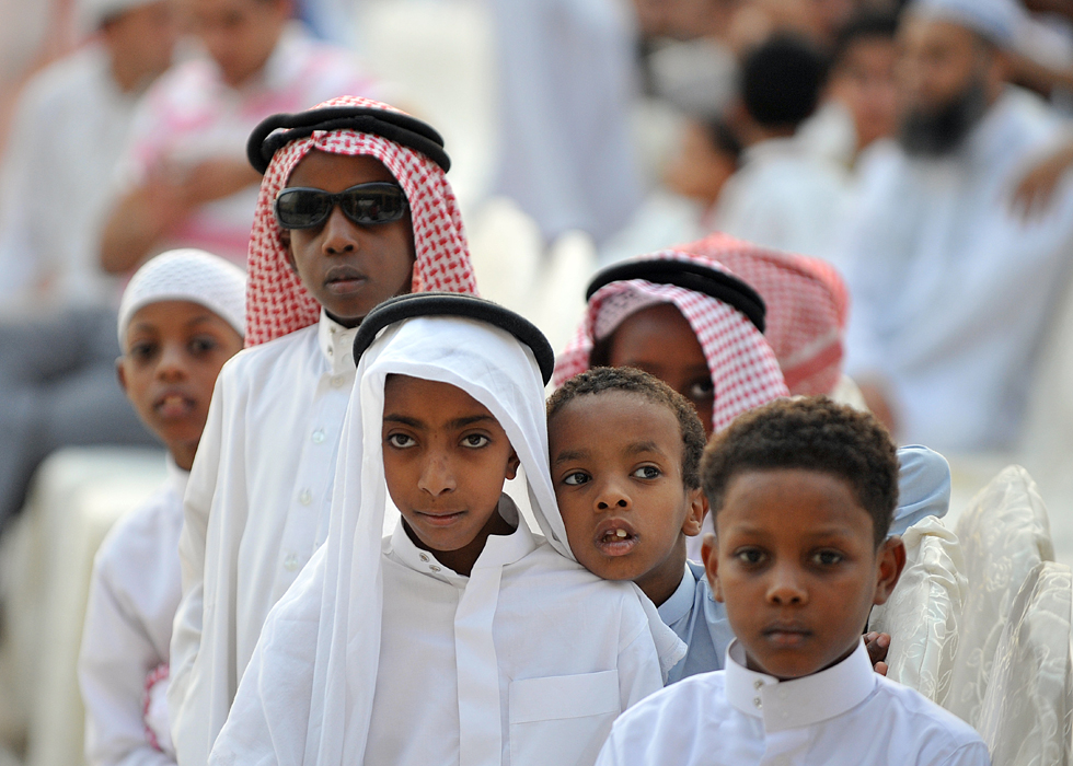 Саудовская аравия дети. Саудовская Аравия население. Жители Саудовской Аравии. Саудовская Аравия люди.