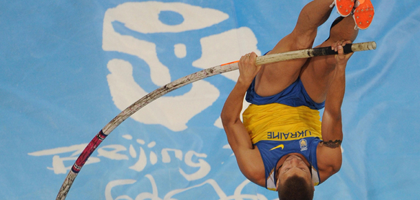 Ukraine's Denys Yurchenko competes during the men's Pole Vault final at the National Stadium during the 2008 Beijing Olympic Games on August 22, 2008. Steve Hooker of Australia set an Olympic record of 5.96 metres to win the men's pole vault gold medal at the Beijing Games. Hooker won ahead of Russia's Evgeny Lukyanenko and Ukraine's Denys Yurchenko 
 AFP PHOTO / CHRISTOPHE SIMON (Photo credit should read CHRISTOPHE SIMON/AFP/Getty Images)