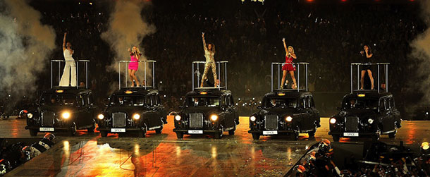 A general view of the Spice Girls performing in the Athletics stadium during the closing ceremony of the 2012 London Olympic Games at the Olympic Stadium in east London, on August 12, 2012. AFP PHOTO / JOHN STILLWELL/POOL (Photo credit should read JOHN STILLWELL/AFP/GettyImages)