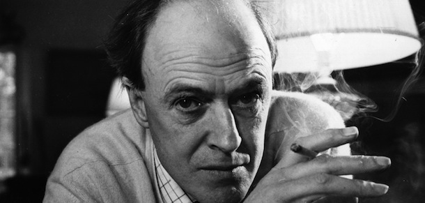 British children's author, short-story writer, playwright and versifier Roald Dahl (1916 - 1995), born in Wales of Norwegian parentage. (Photo by Dumant/Getty Images)