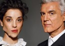 Il disco di David Byrne e St. Vincent, in streaming