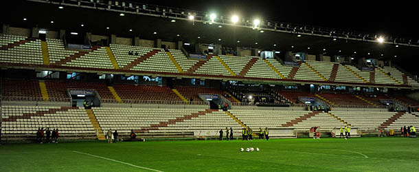 MADRID, SPAIN &#8211; SEPTEMBER 23: View of the estadio Teresa Rivero stadium after the flood lights failed before the La Liga match between Rayo Vallecano and Real Madrid CF on September 23, 2012 in Madrid, Spain. The match was later suspended. (Photo by Denis Doyle/Getty Images)
