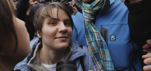 Una delle Pussy Riot è stata liberata