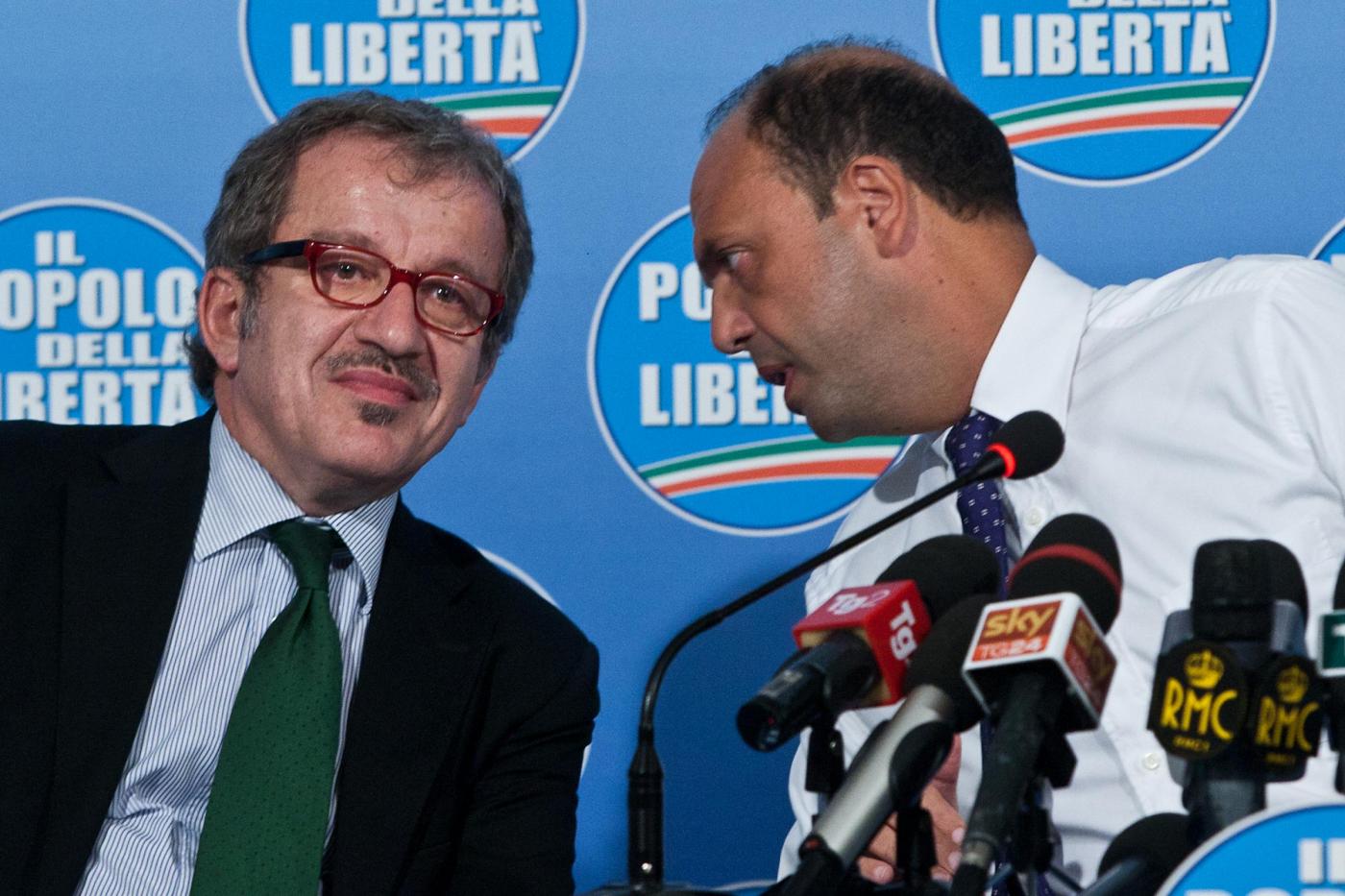 La conferenza stampa Formigoni-Alfano-Maroni