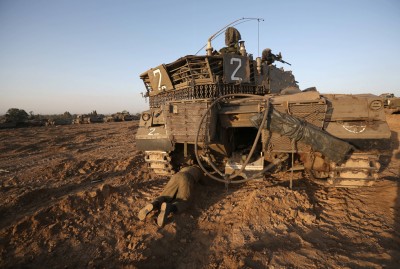 Esercito israeliano sul confine di Gaza