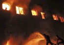 L'incendio in una fabbrica in Bangladesh