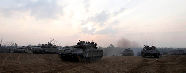 L’esercito di Israele al confine della Striscia di Gaza