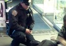 Il poliziotto e il senzatetto a New York