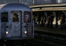 Il caso dell'uomo spinto sui binari nella metro di New York