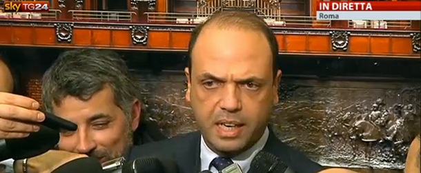 Alfano dice che Berlusconi si ricandida