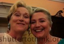 La foto che si sono fatte Meryl Streep e Hillary Clinton con lo smartphone