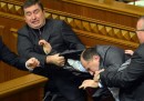 Due giorni di risse al Parlamento ucraino