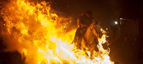 Las Luminarias di San Antonio in Spagna