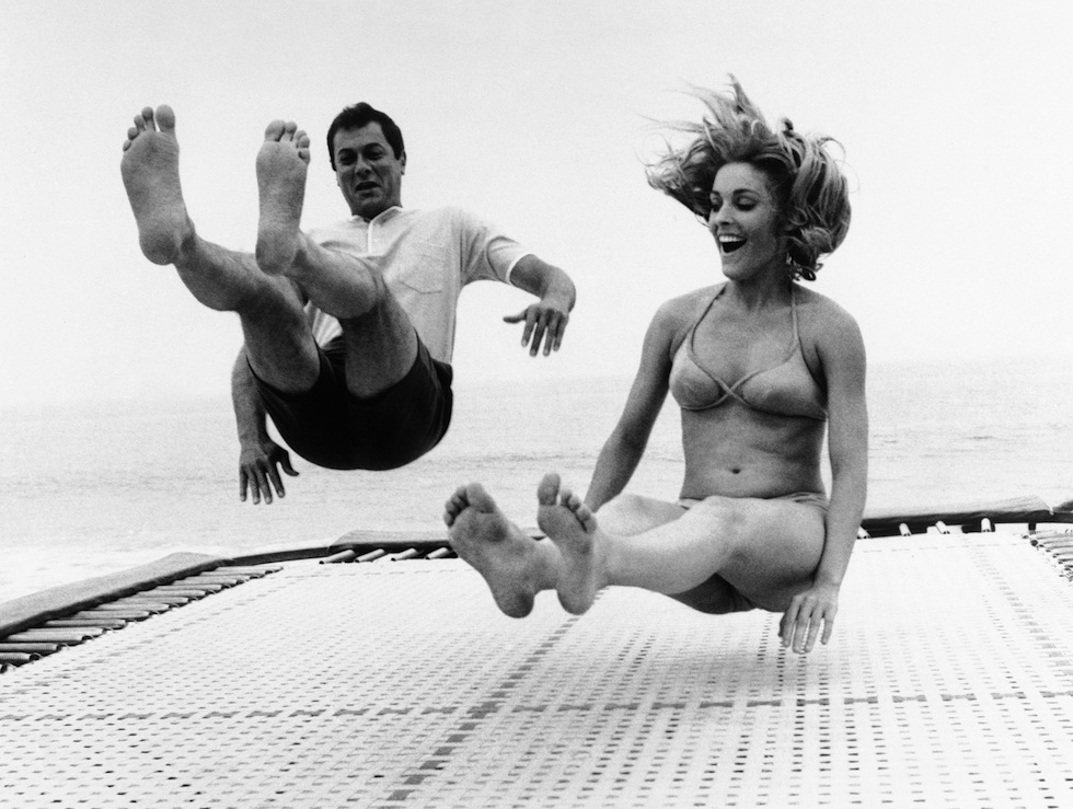 Tony e Sharon sul trampolino