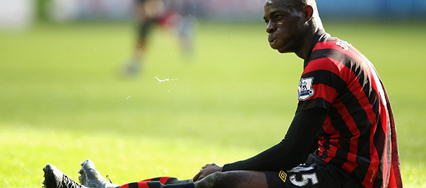 SWANSEA, WALES - MARCH 11: Mario Balotelli of Manchester City reacts after he does not win a foul during the Barclays Premier League match between Swansea City and Manchester City at the Liberty Stadium on March 11, 2012 in Swansea, United Kingdom. (Photo by Scott Heavey/Getty Images)