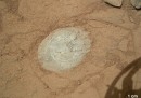 Curiosity pulisce le pietre su Marte