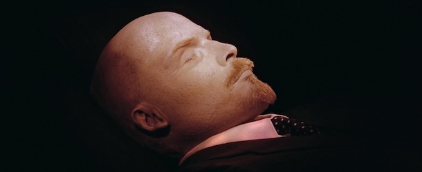 MOSCOW, RUSSIA: Photographed for the first time in 30 years, the embalmed body of Russian Bolshevik revolutionary leader and Soviet Union founder Vladimir Ilyich Lenin (1870 - 1924) lies 28 October 1991 in the Mausoleum (built in 1930) bearing his name in Moscow's Red Square near Kremlin Palace. The body may be viewed by the public. (Photo credit should read AFP/Getty Images)