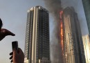 Le foto del grattacielo bruciato a Grozny
