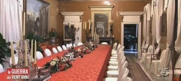 Un frame tratto dal programma 'La guerra dei vent'anni' su canale 5 mostra un interno della villa di San Martino ad Arcore di Silvio Berlusconi, Arcore, 12 maggio 2013. ANSA/CANALE 5 ++ NO SALES, EDITORIAL USE ONLY ++