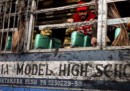 Pakistan, esplode serbatoio gas su scuolabus: 17 bimbi morti