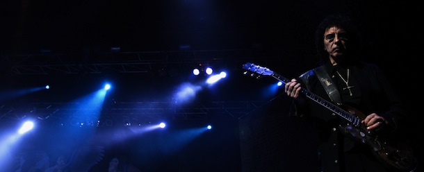 MELBOURNE, AUSTRALIA-AUGUST 10: Tony Iommi performs on stage with Heaven and Hell during their Heaven and Hell 2007 tour at Rod Laver Arena on August 10, 2007 in Melbourne, Australia. Heaven and Hell is a musical collaboration featuring Black Sabbath members Tony Iommi and Geezer Butler along with former members Ronnie James Dio and Vinny Appice. (Photo by Robert Cianflone/Getty Images)