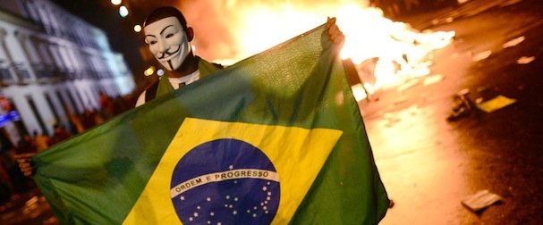 Perché si protesta in Brasile?