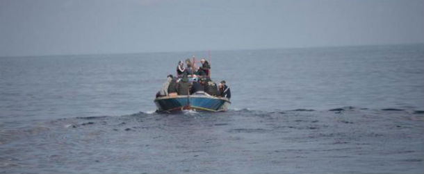 Calabria, sbarco per 159 migranti: c’è anche bimba nata a bordo