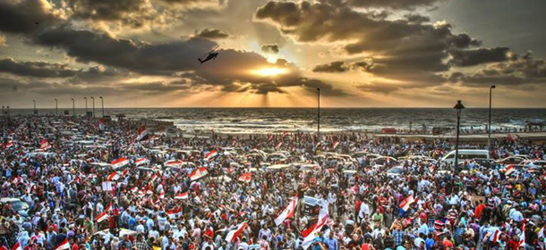 La foto delle proteste al tramonto ad Alessandria
