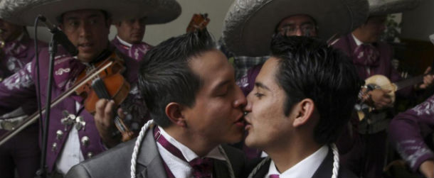Messico, sì alle unioni civili gay dallo stato di Colima