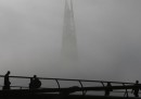 Londra con la nebbia, stamattina – foto