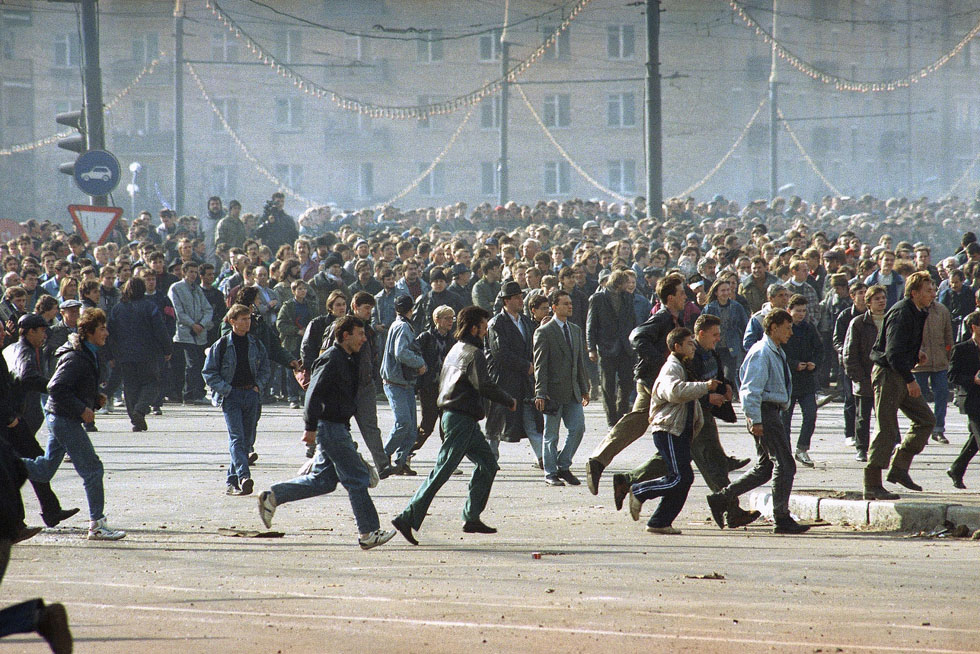 Какое событие произошло в октябре 1993 г. Штурм белого дома 1993. Октябрь 1993. Протесты 1993. Пуч СССР 1993.