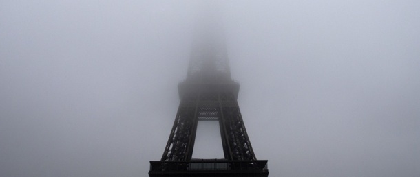 A picture taken on November 15, 2012 in Paris shows the eiffel tower partly hidden in the fog. AFP PHOTO /JOEL SAGET (Photo credit should read JOEL SAGET/AFP/Getty Images)
