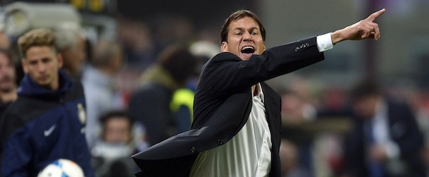 AS Roma&#8217;s French coach Rudi Garcia gestures during the Serie A football match against Inter Milan on October 5, 2013 in Milan. AFP PHOTO / ALBERTO LINGRIA (Photo credit should read ALBERTO LINGRIA/AFP/Getty Images)
