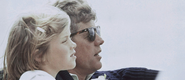 John Kennedy e sua figlia Caroline Hyannis Port, Massachusetts, il 25 agosto 1963 (AP Photo/White House/Cecil Stockton)