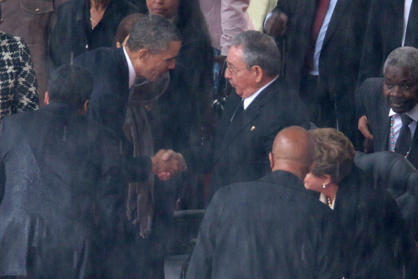 Stretta di mano Barack Obama - Raul Castro