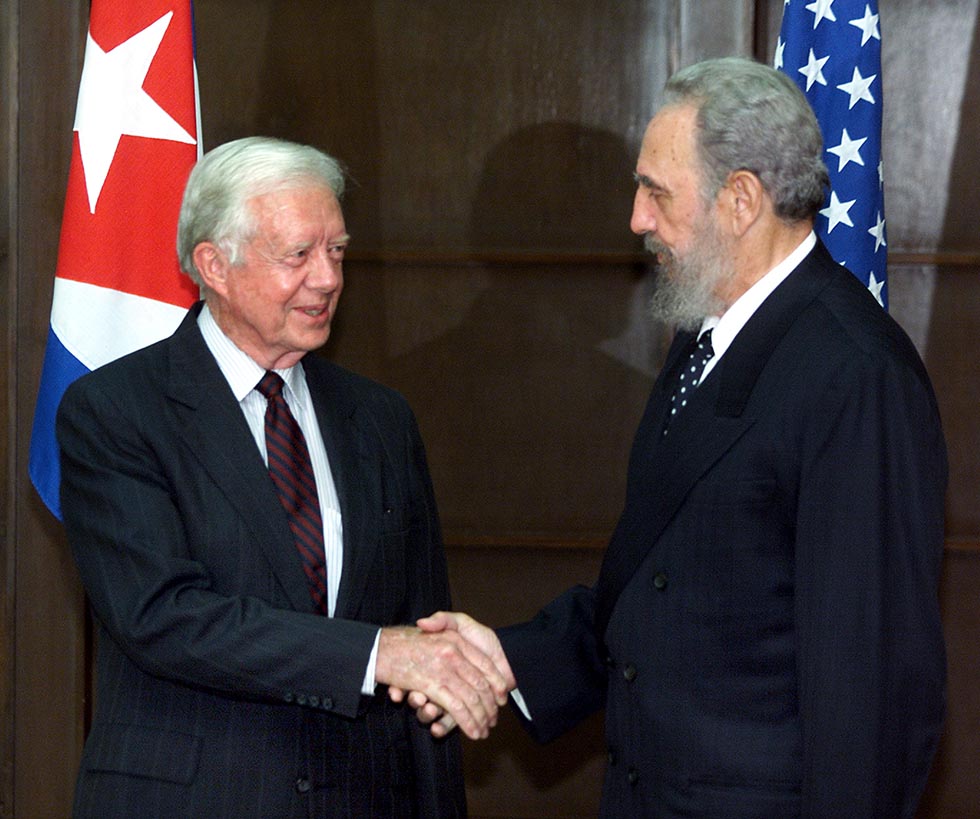 La stretta di mano tra Jimmy Carter e Fidel Castro