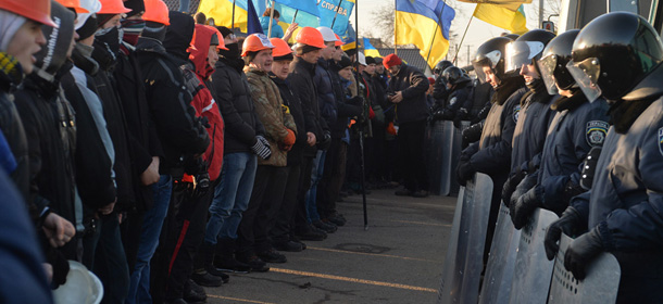Government opponents rally at the President's well-protected country home, about 15 kilometres (10 miles) from Kiev on December 29, 2013. AFP PHOTO/ SERGEI SUPINSKY (Photo credit should read SERGEI SUPINSKY/AFP/Getty Images)