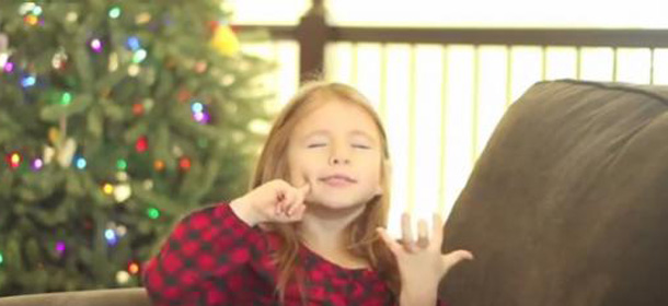 Il video della bambina bravissima con la lingua dei segni
