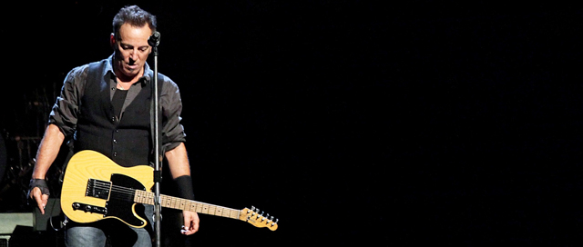 NEW YORK - NOVEMBER 07: Bruce Springsteen performs onstage at Madison Square Garden on November 7, 2009 in New York City. (Photo by Roger Kisby/Getty Images) *** Local Caption *** Bruce Springsteen
