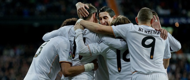 MADRID, SPAIN - FEBRUARY 08: Gareth Bale (2ndL) of Real Madrid CF celebrates scoring their opening goal with teammates Pepe (L), Angel Di Maria (3dL), Luka Modric (2ndR) and Karim Benzema (R) during the La Liga match between Real Madrid CF and Villarreal CF at Estadio Santiago Bernabeu on February 8, 2014 in Madrid, Spain. (Photo by Gonzalo Arroyo Moreno/Getty Images)