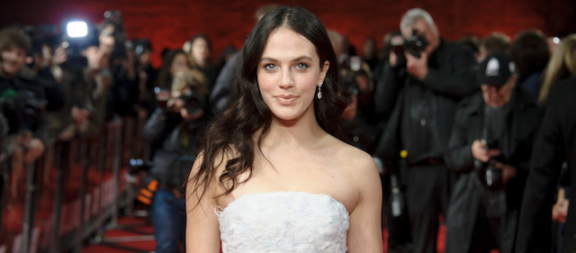 L'attrice inglese Jessica Brown Findlay (24) alla prima di Storia d'inverno a Londra.
(Jonathan Short/Invision/AP)