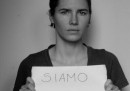 La foto di Amanda Knox pubblicata su Twitter: «Siamo innocenti»