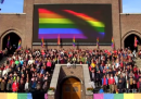 2000 svedesi cantano l'inno russo contro l'omofobia