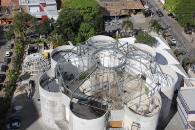 Catedral de Sao Dimas. Stanno rifacendo il tetto. Chiese a sette lati non ne avevo ancora viste.